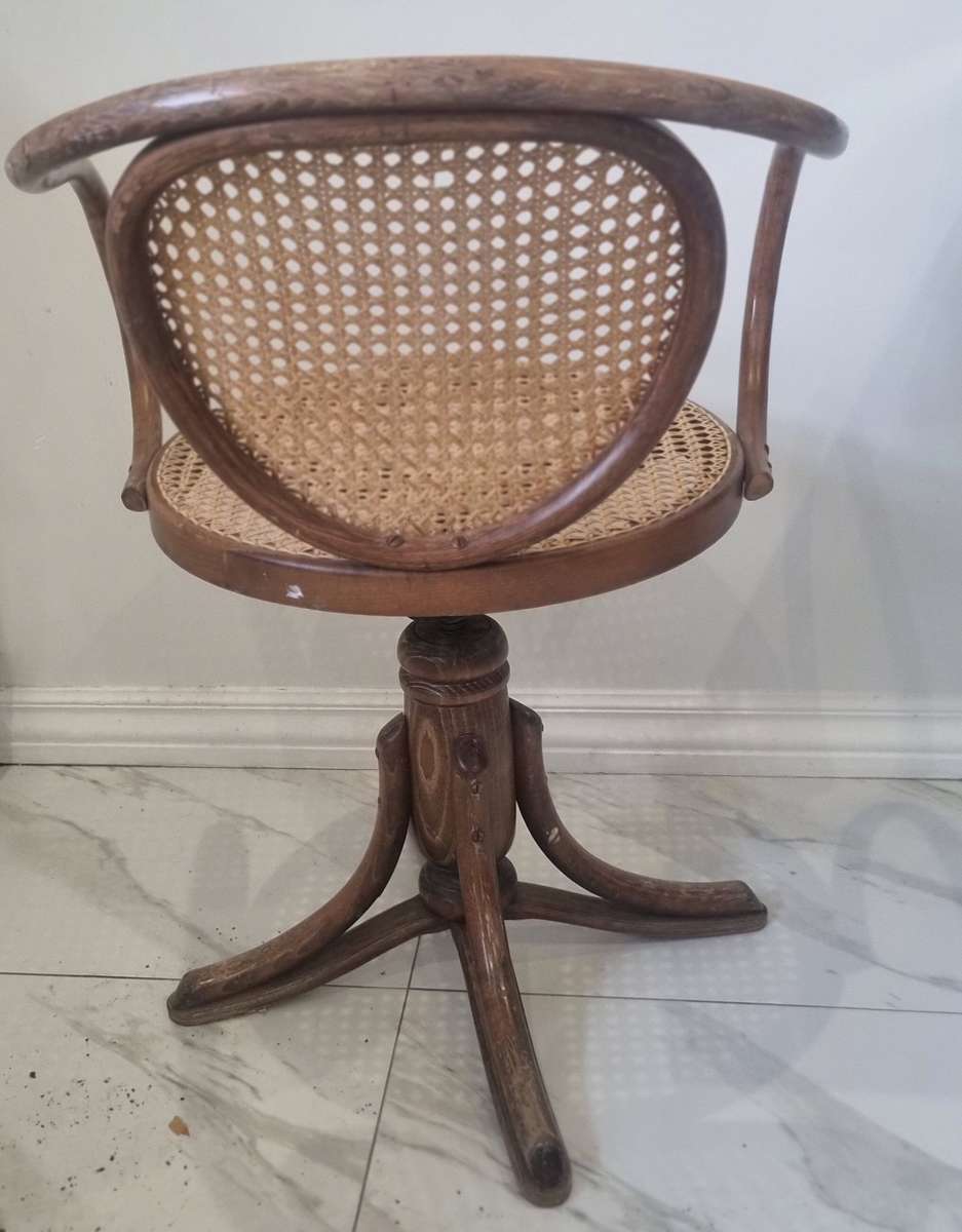 Bentwood, swivel office chair, by Michael Thonet,  Model 5501, designed for ZPM Radomsko, 1930s