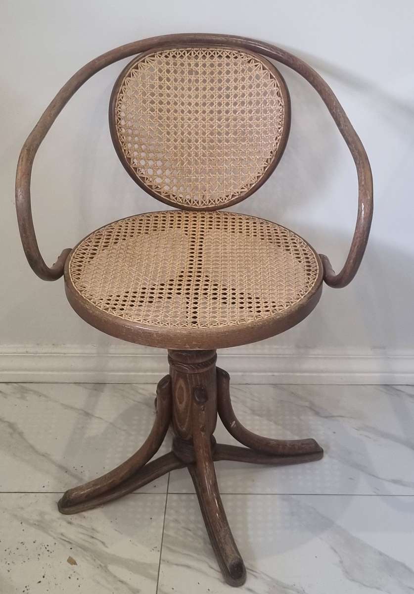 Bentwood, swivel office chair, by Michael Thonet,  Model 5501, designed for ZPM Radomsko, 1930s