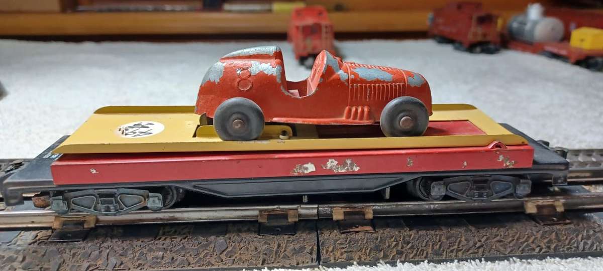 American Flyer "S" Gauge - Vehicle transporting railcar