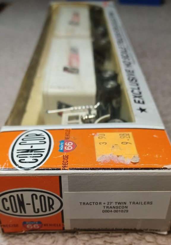 Herpa CON-Cor Tractor + 27' twin trailers