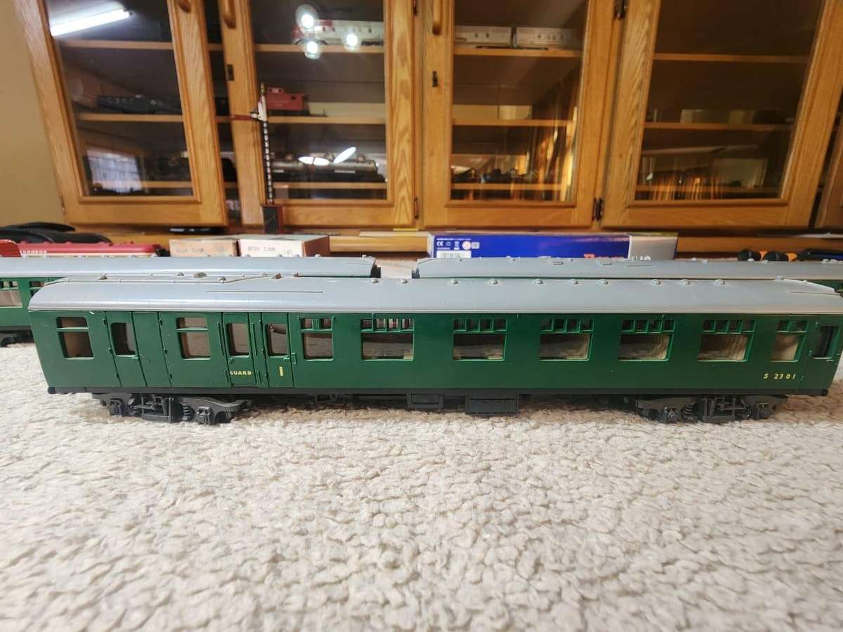 Trix Southern Railway Passenger set