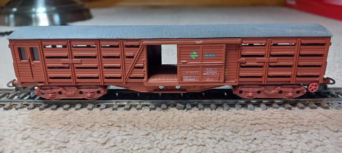 Electrotren - Cattle car - Lima Type Couplers