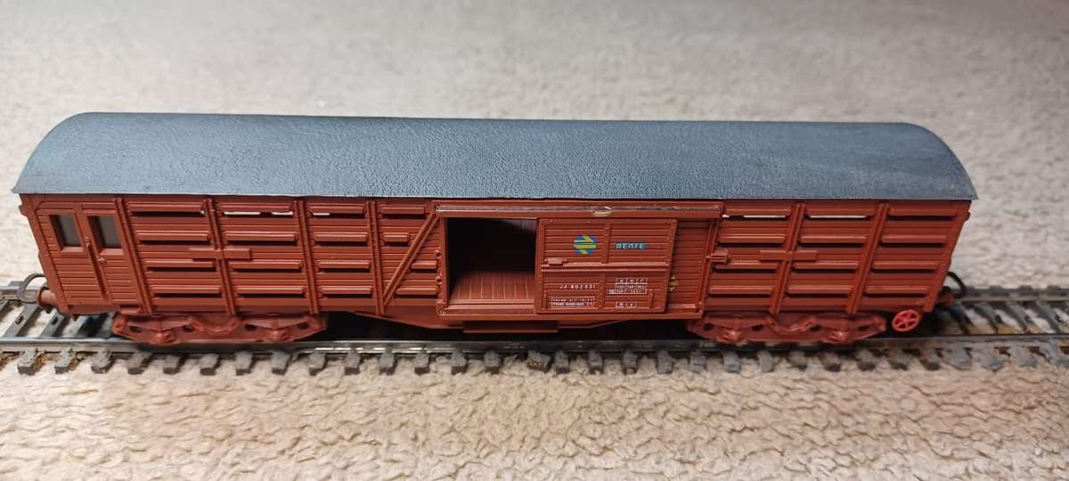 Electrotren - Cattle car - Lima Type Couplers