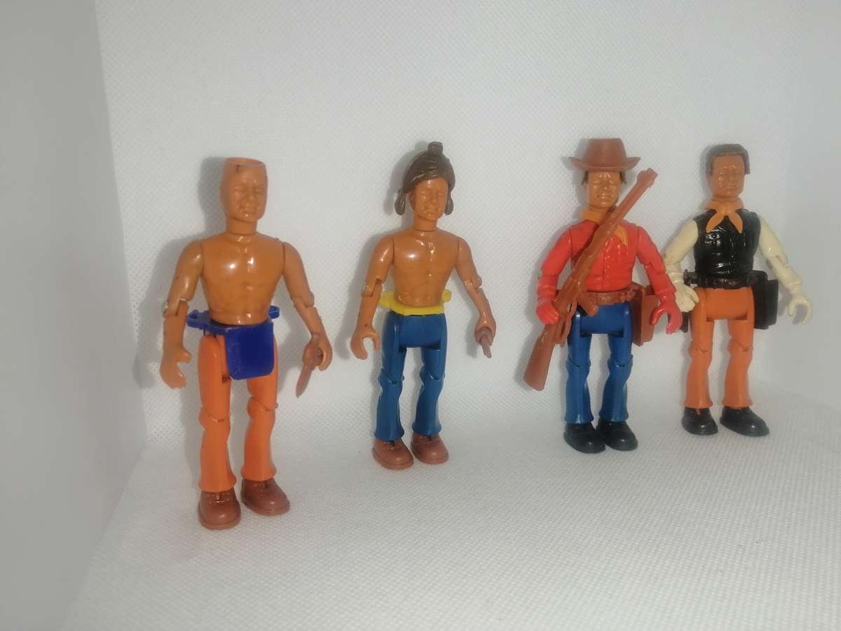 Figurines