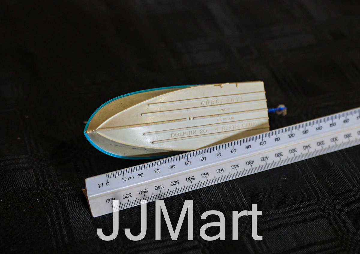 Rare Corgi Toys 104 Dolphin Cruiser Plus trailer