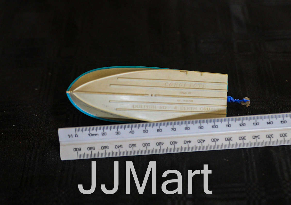 Rare Corgi Toys 104 Dolphin Cruiser Plus trailer