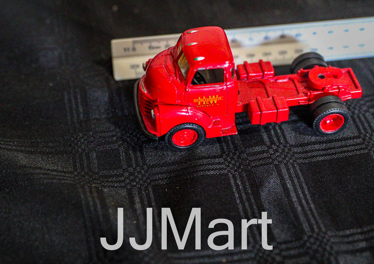 ERTL's " Vintage Vehicles " 1950 Chevy Semi-Cab in 1:43 Scale.