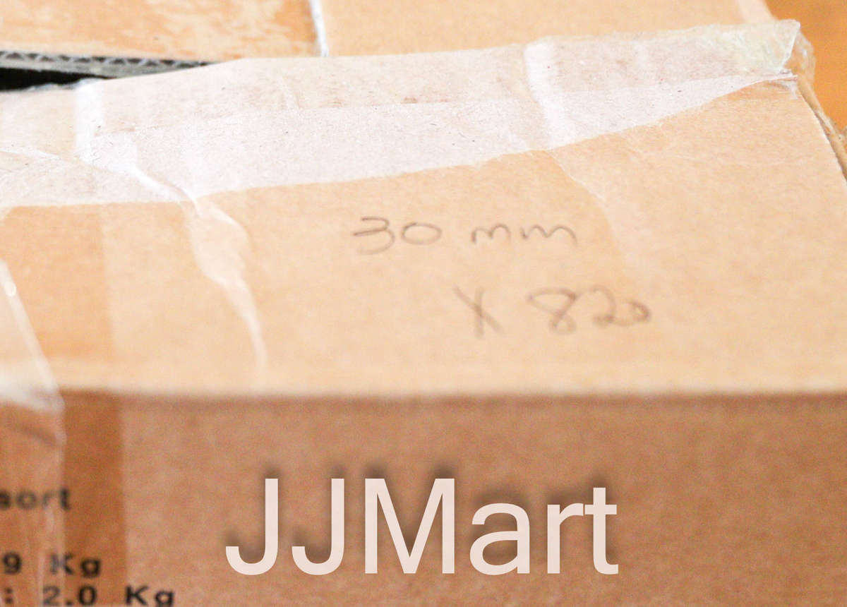 Box of cut out letters and numbers (+/- 820 in total)