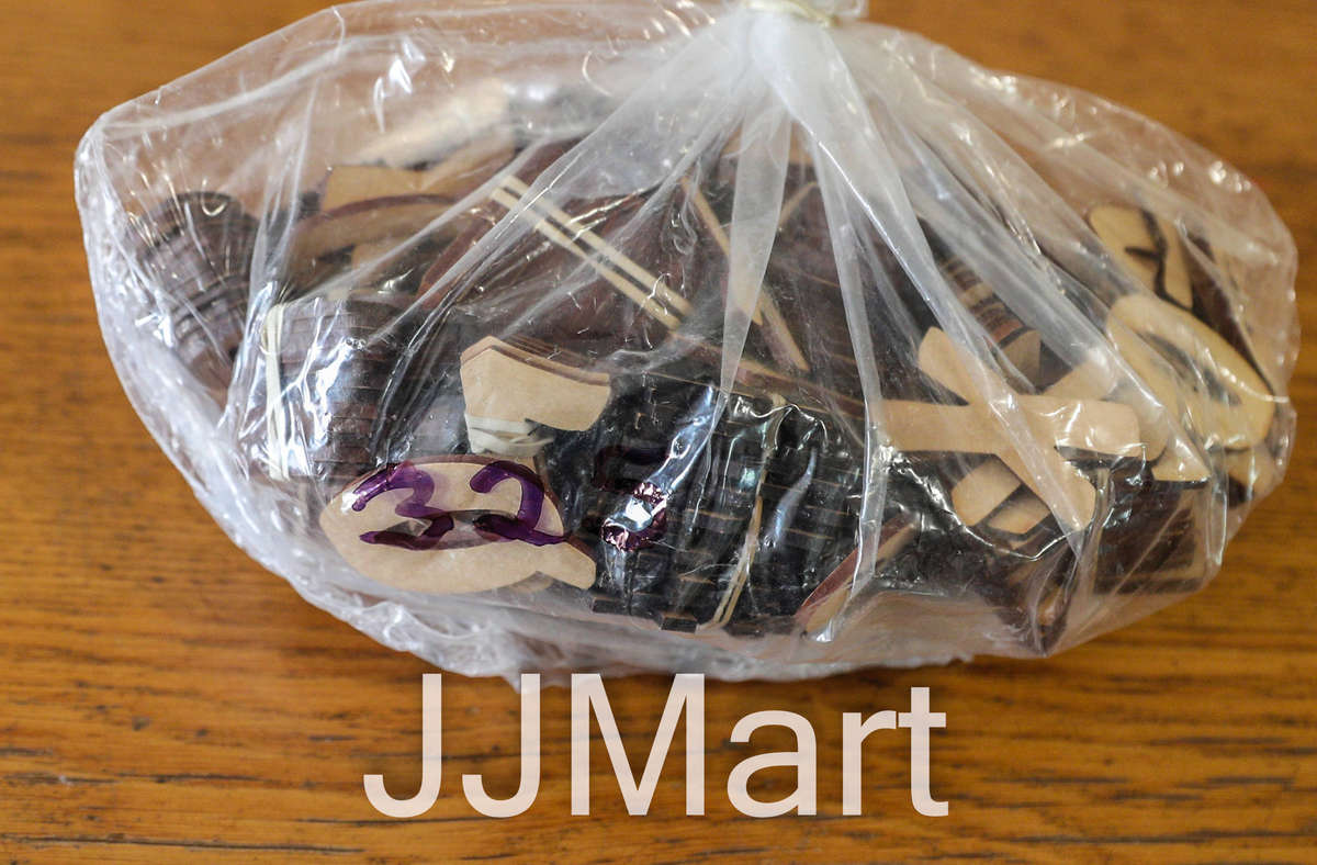 Box of cut out letters and numbers (+/- 325 in total)