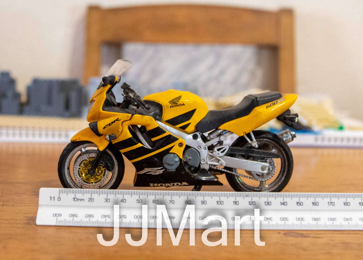Honda CBR600 F4 Model Diecast Motorcycle by NewRay - Yellow Motorbike scale model