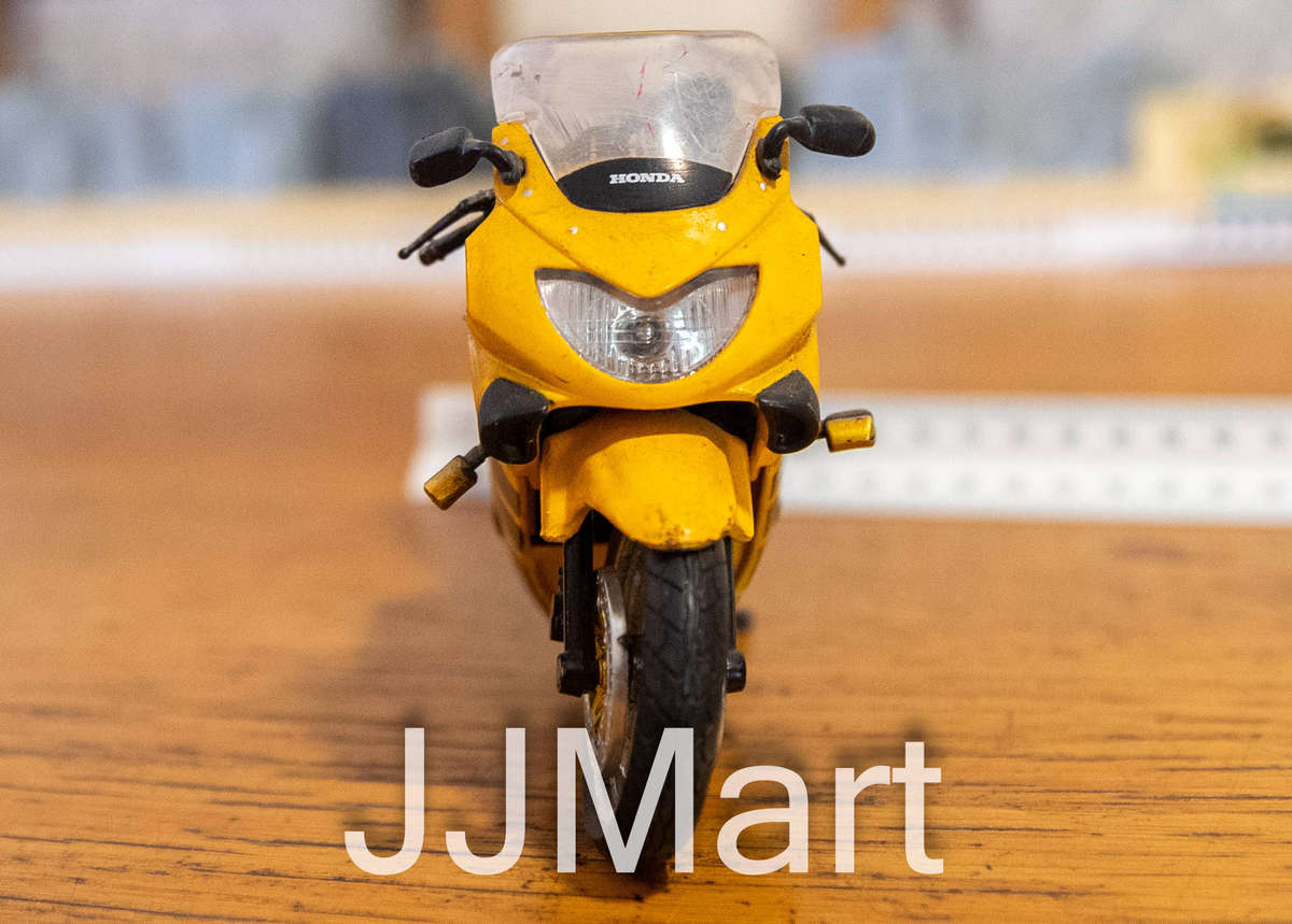 Honda CBR600 F4 Model Diecast Motorcycle by NewRay - Yellow Motorbike scale model