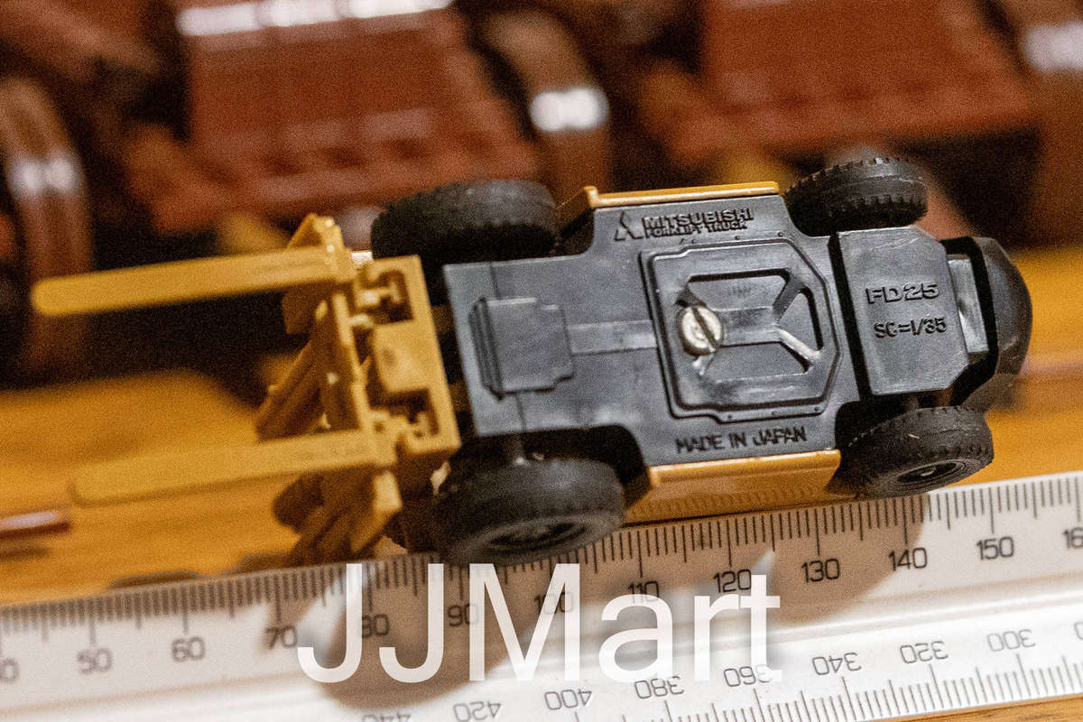 Mitsubishi classic forklift FD25