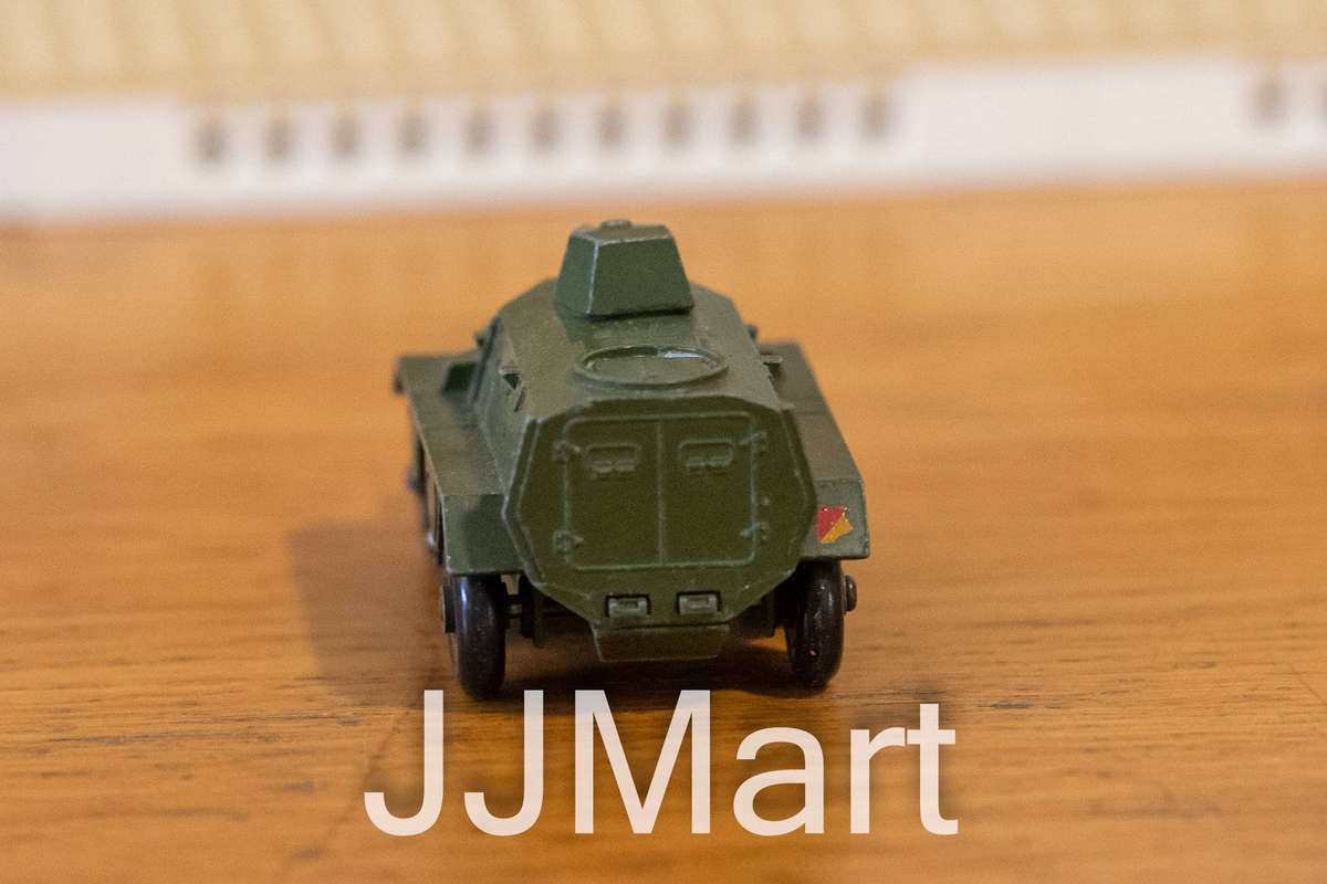 Dinky Supertoys 676 - Meccano England - no. 676 Armored Personnel Carrier