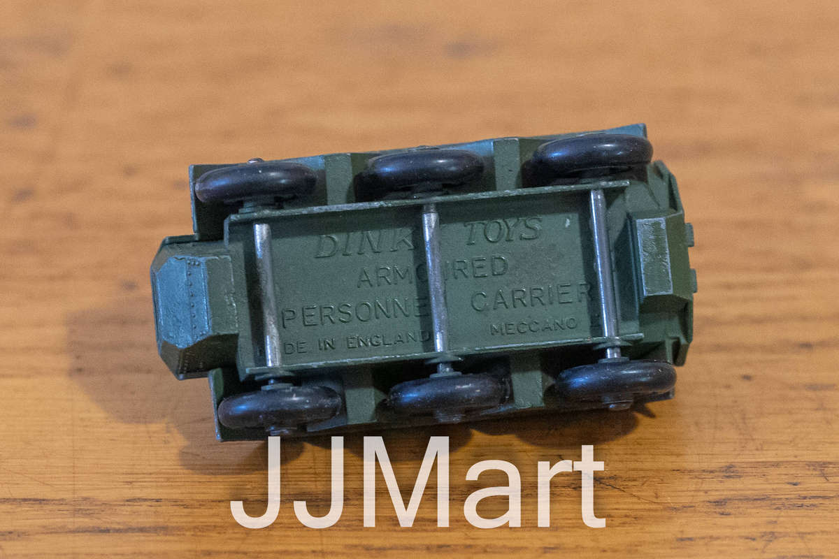 Dinky Supertoys 676 - Meccano England - no. 676 Armored Personnel Carrier