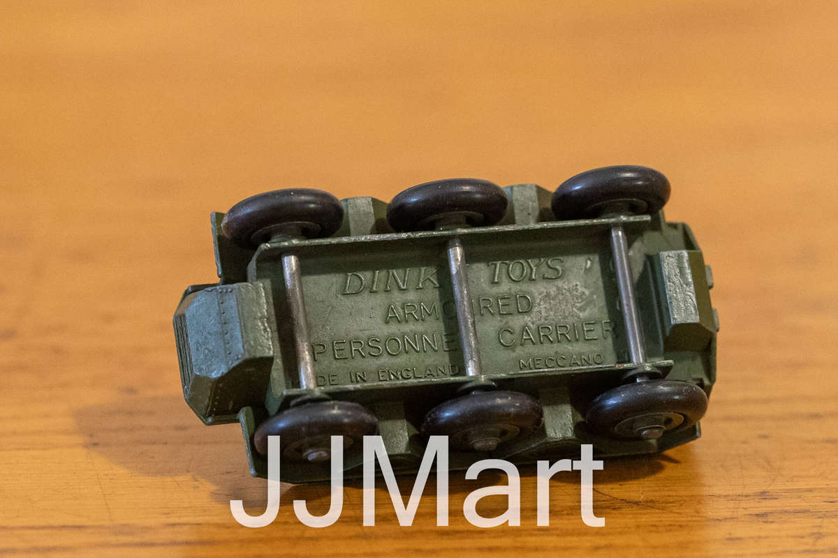 Dinky Supertoys 676 - Meccano England - no. 676 Armored Personnel Carrier