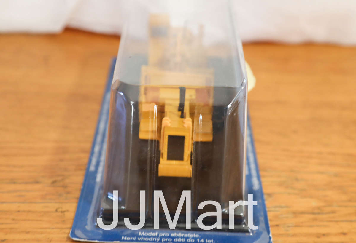 Amercom Wheel Tractor Scraper - Construction Machine Model 1:64 (Amercom MB-9)