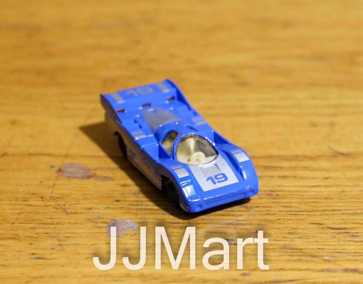 MAISTO PORSCHE '82 956 BLUE / SILVER