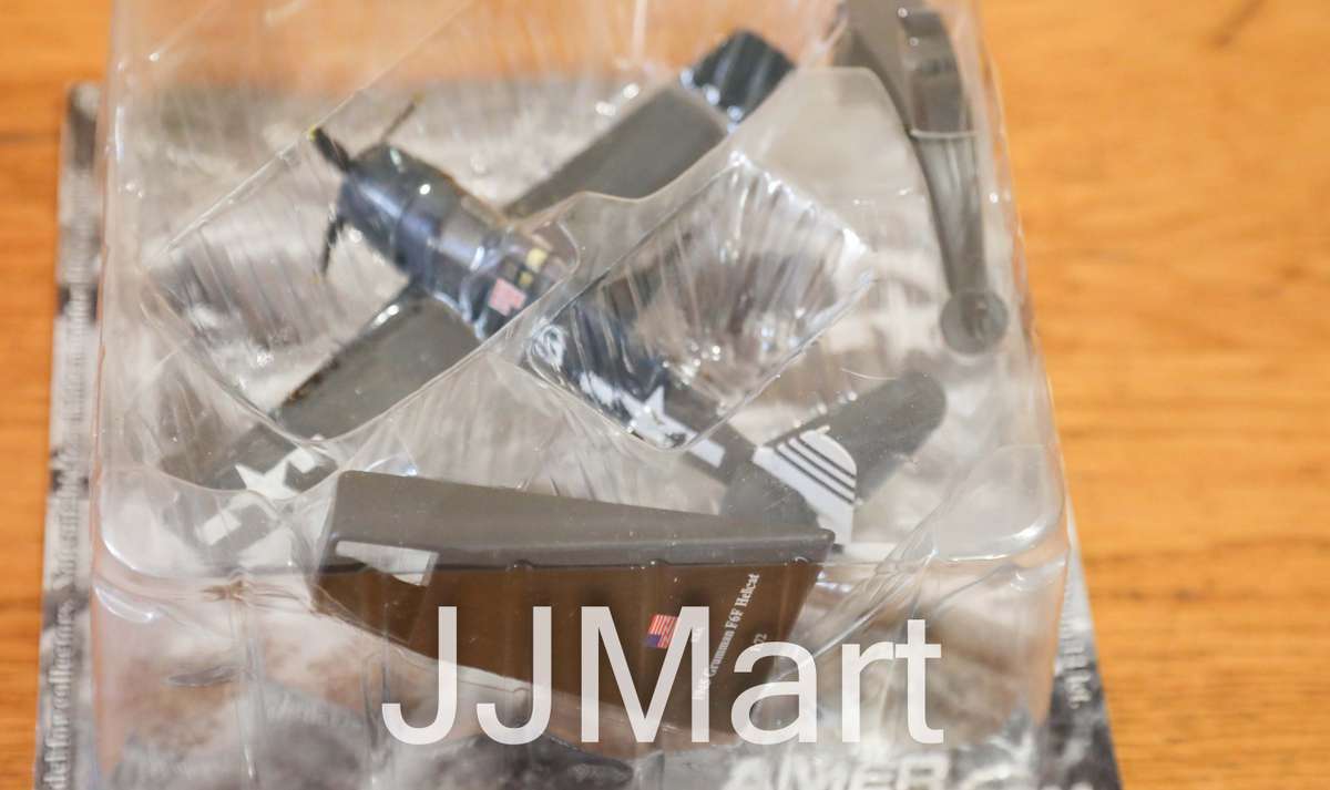 Amercom Aircraft of the World  Grumman Hellcat  1:72 fighter model