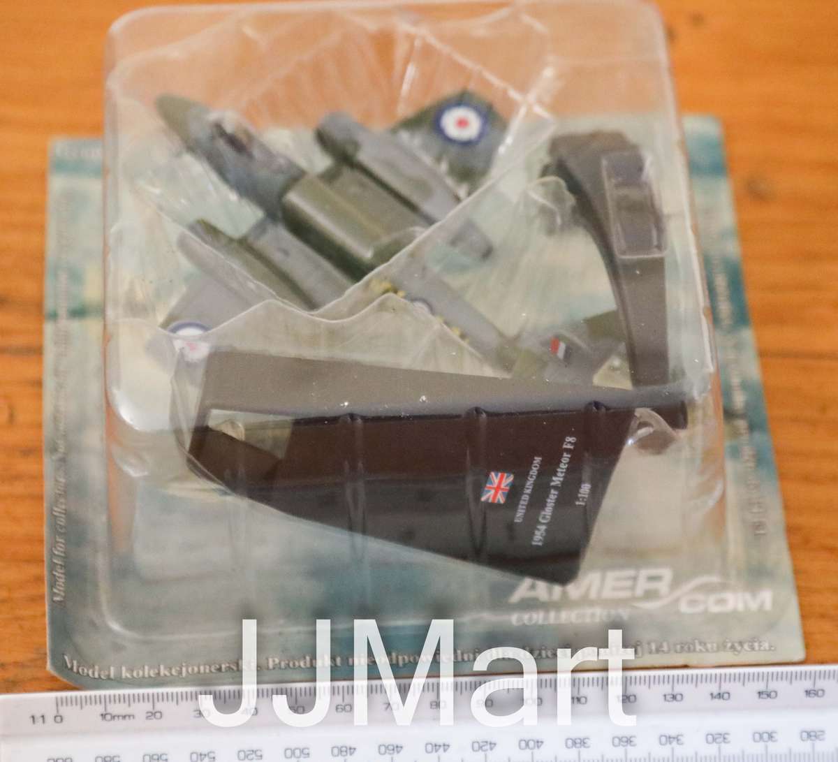 Amercom Aircraft of the World: Gloster Meteor F.Mk 8