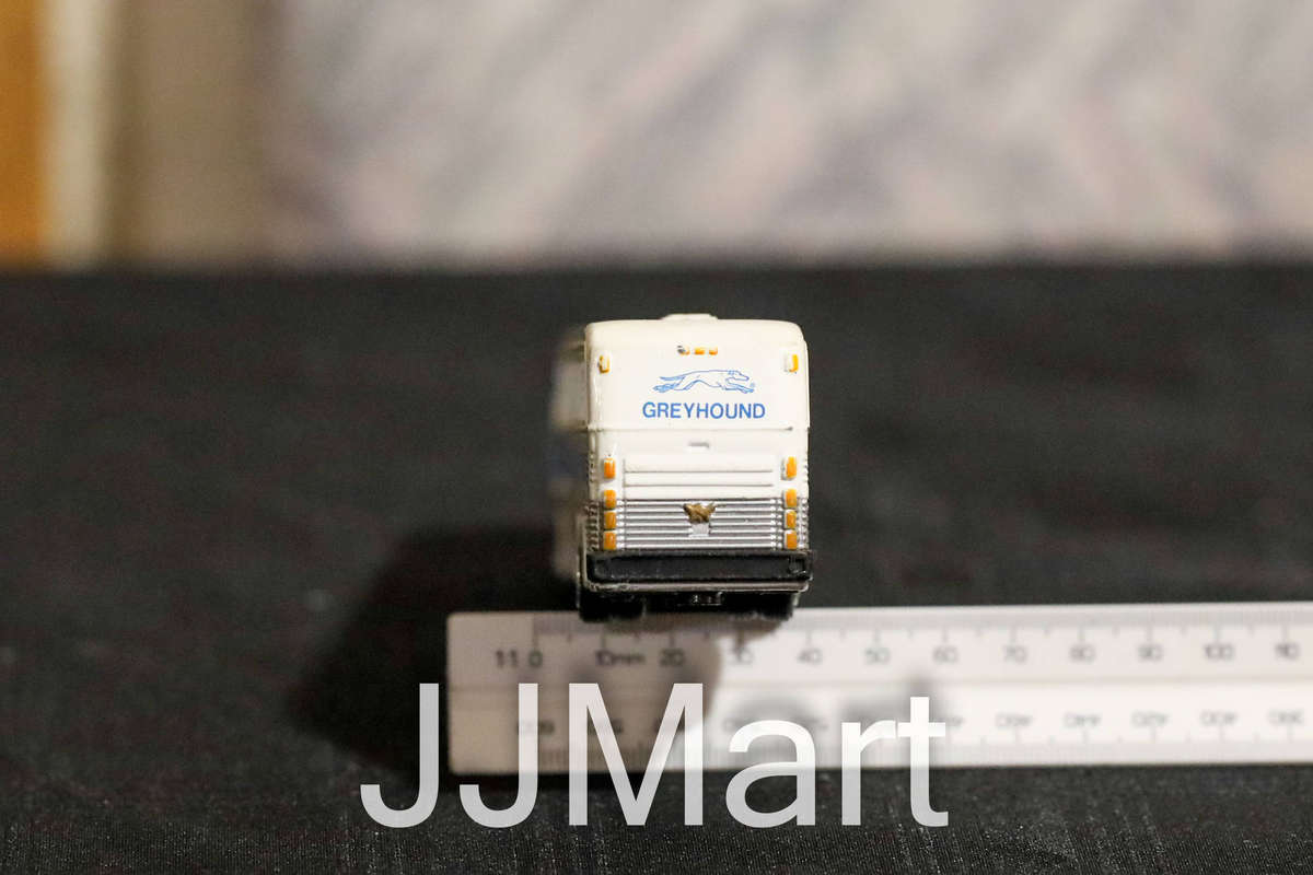 Road Champs Eagle Greyhound Bus 1/87 Scale-HO Scale - Iconic Replicas
