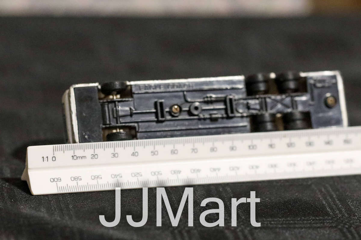 Road Champs Eagle Greyhound Bus 1/87 Scale-HO Scale - Iconic Replicas