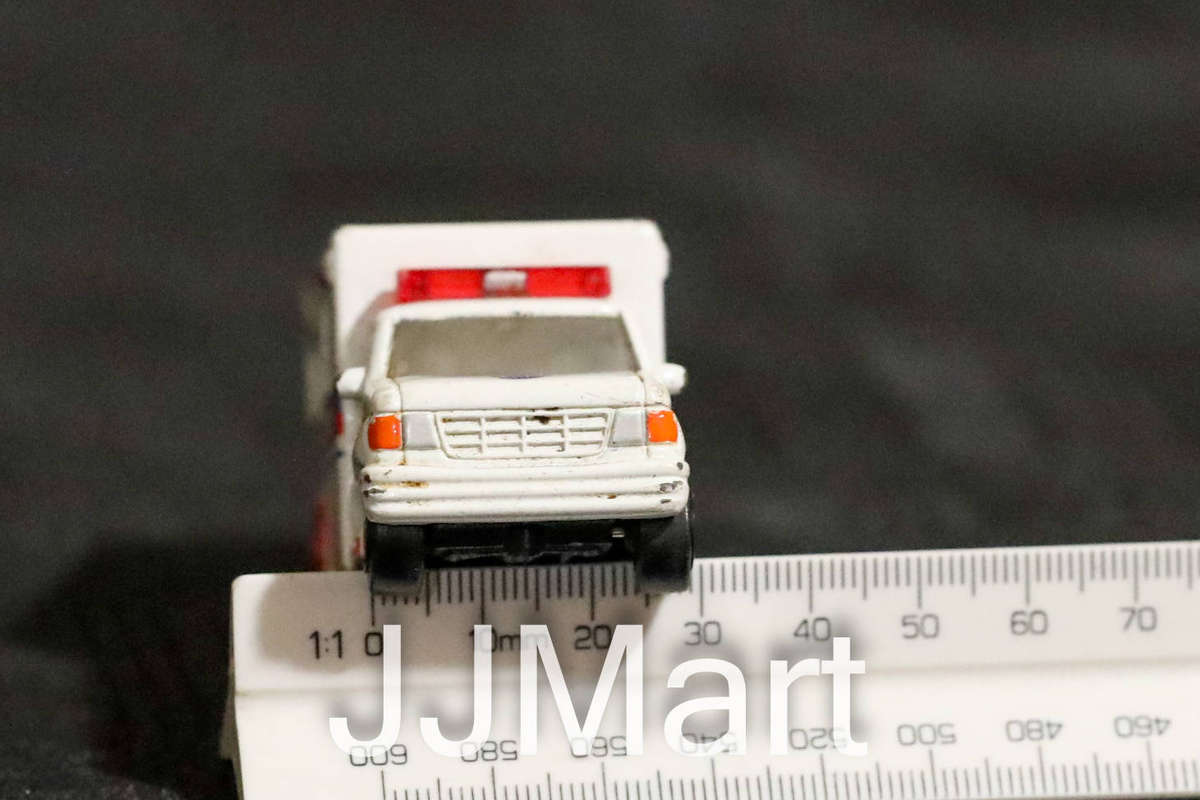 Realtoy Ford F Ambulance Model Car