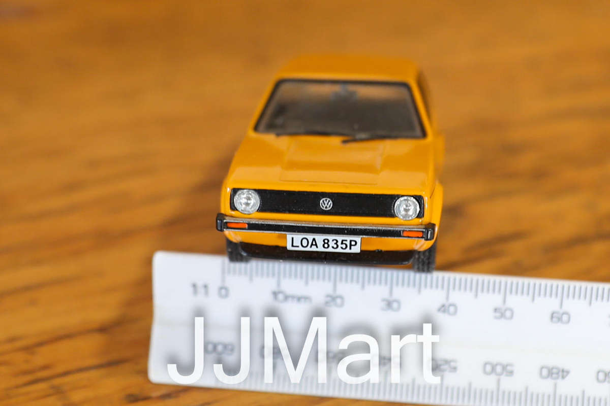 Corgi Vanguards 1/43 VA12001 Volkswagen Golf MkI Series1, 1.3 LS - Marino Yellow
