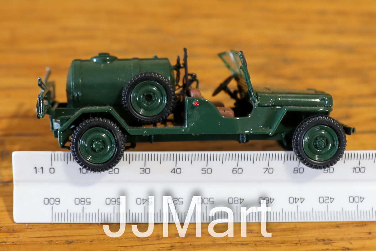 UNIVERSAL HOBBIES - 1:43 - Diecast 1962 Jeep Agricole Model