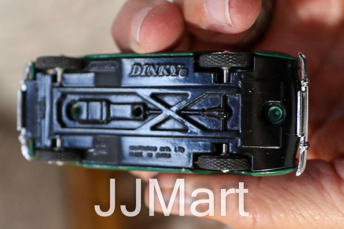 Dinky by Matchbox DY-30, Austin Healey 100 BN2, British Racing Green