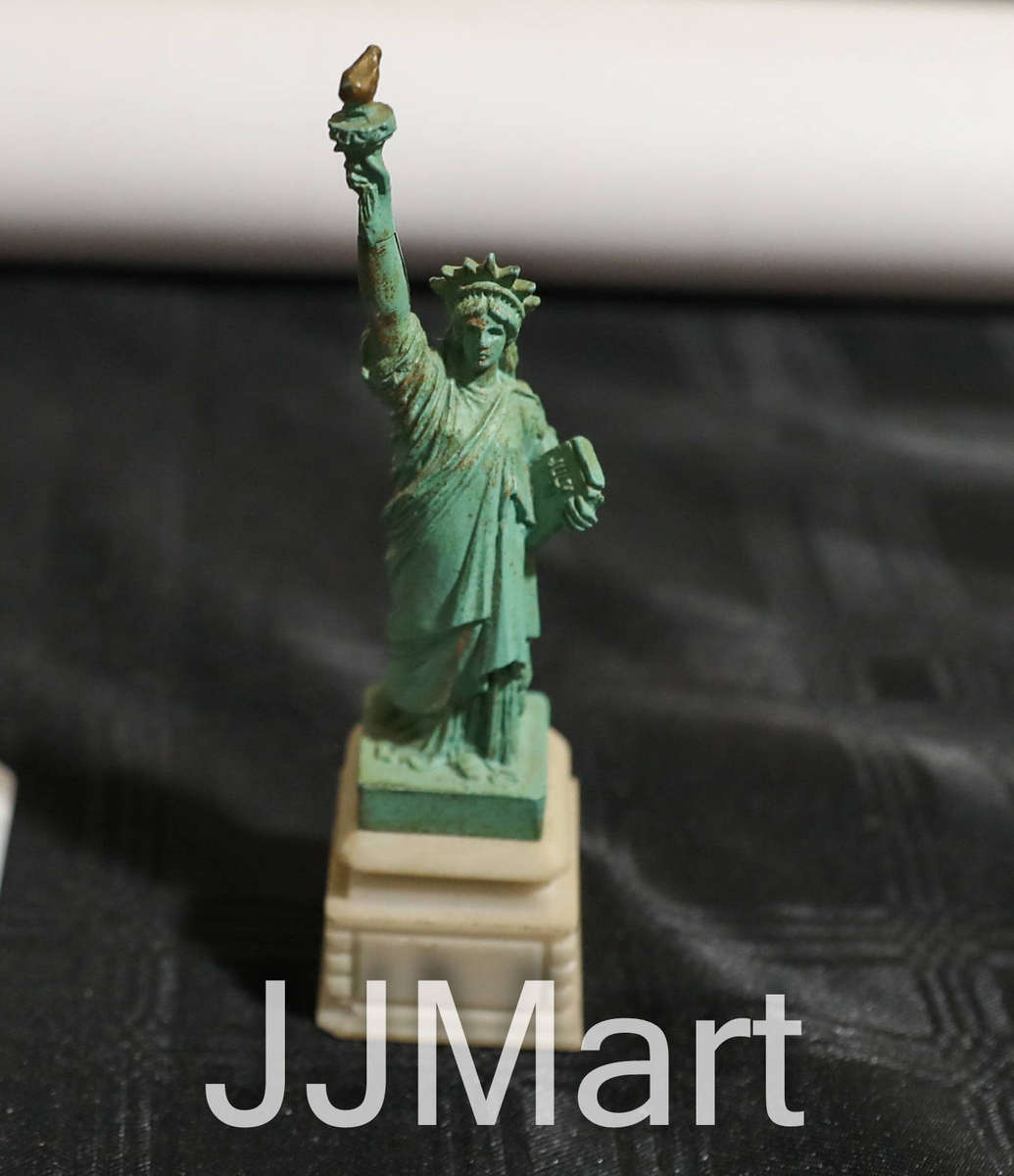 Vintage Statue Of Liberty Figurine New York Souvenir Colbar Art Made In USA - 1989