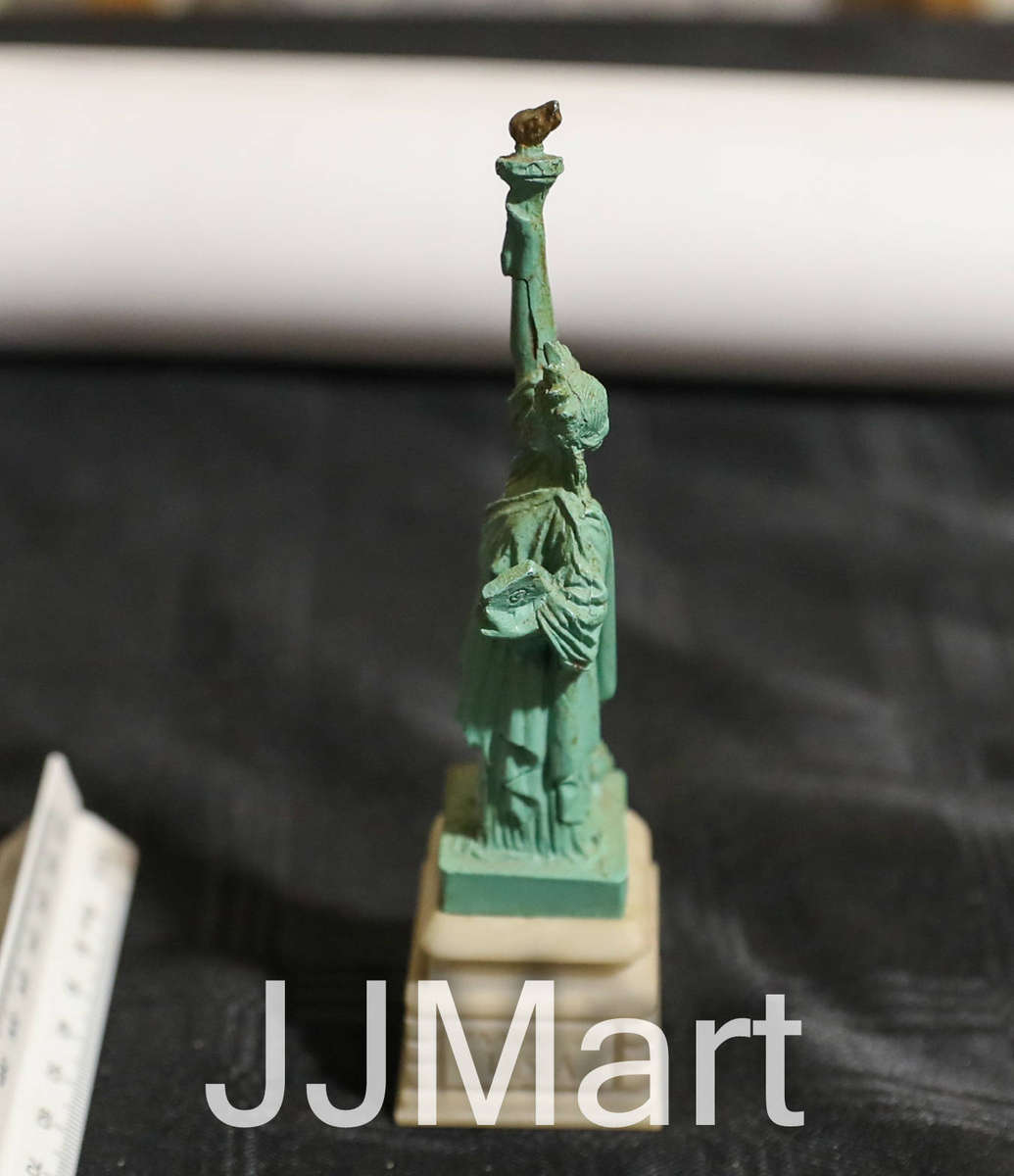 Vintage Statue Of Liberty Figurine New York Souvenir Colbar Art Made In USA - 1989
