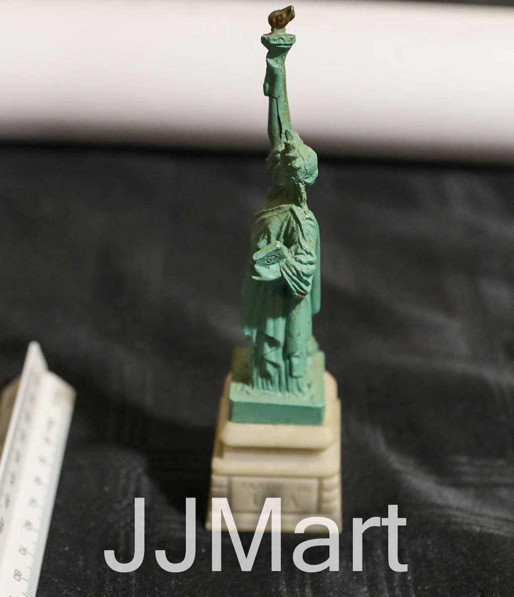 Vintage Statue Of Liberty Figurine New York Souvenir Colbar Art Made In USA - 1989