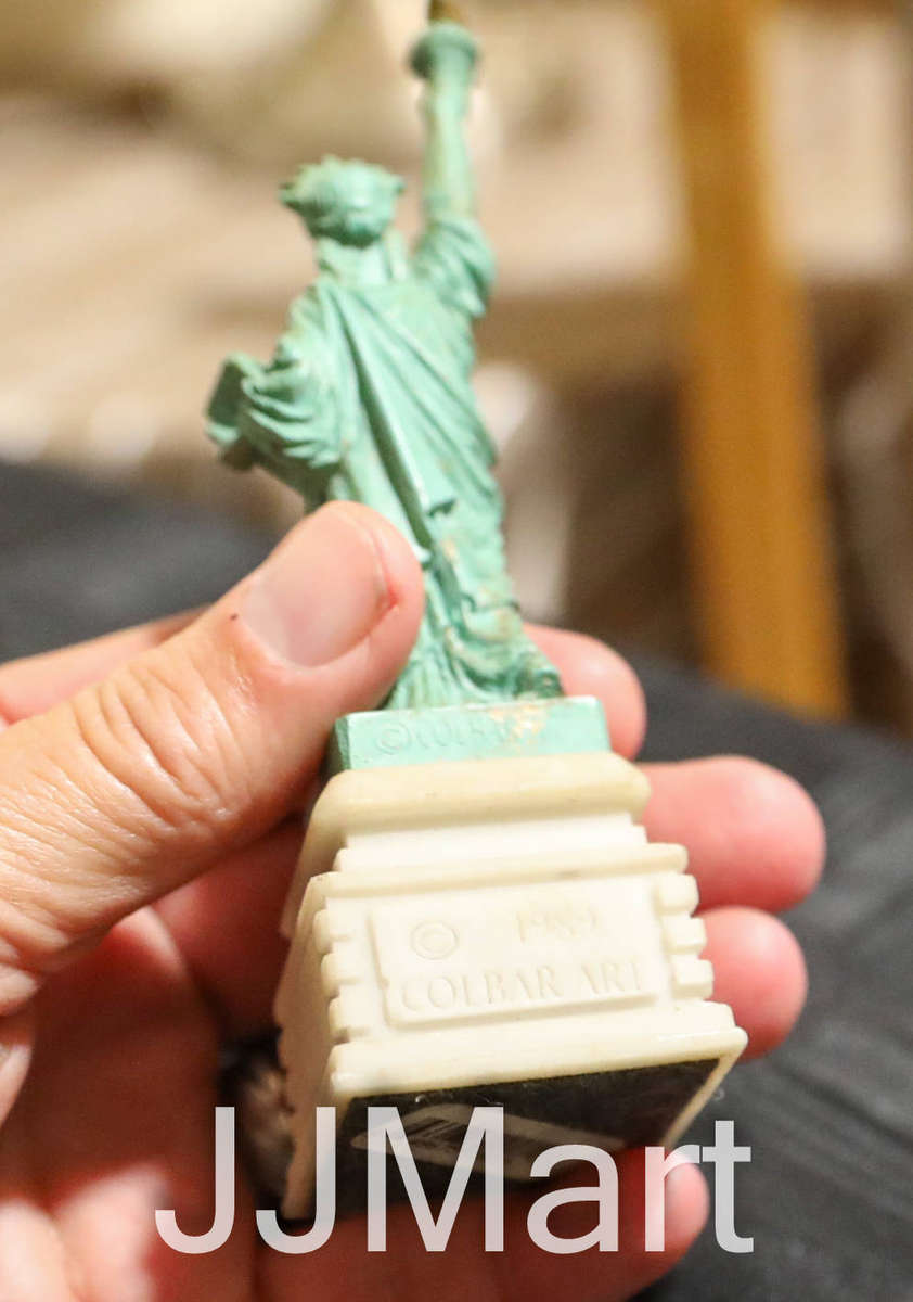 Vintage Statue Of Liberty Figurine New York Souvenir Colbar Art Made In USA - 1989