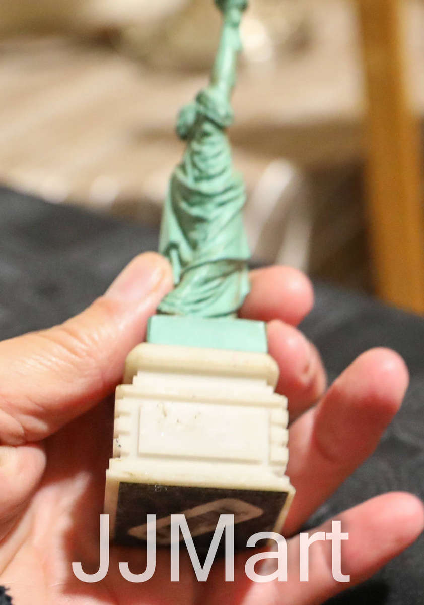 Vintage Statue Of Liberty Figurine New York Souvenir Colbar Art Made In USA - 1989