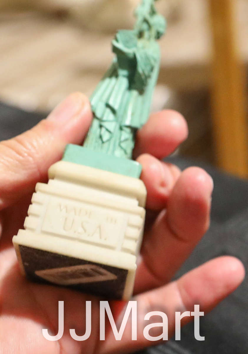 Vintage Statue Of Liberty Figurine New York Souvenir Colbar Art Made In USA - 1989