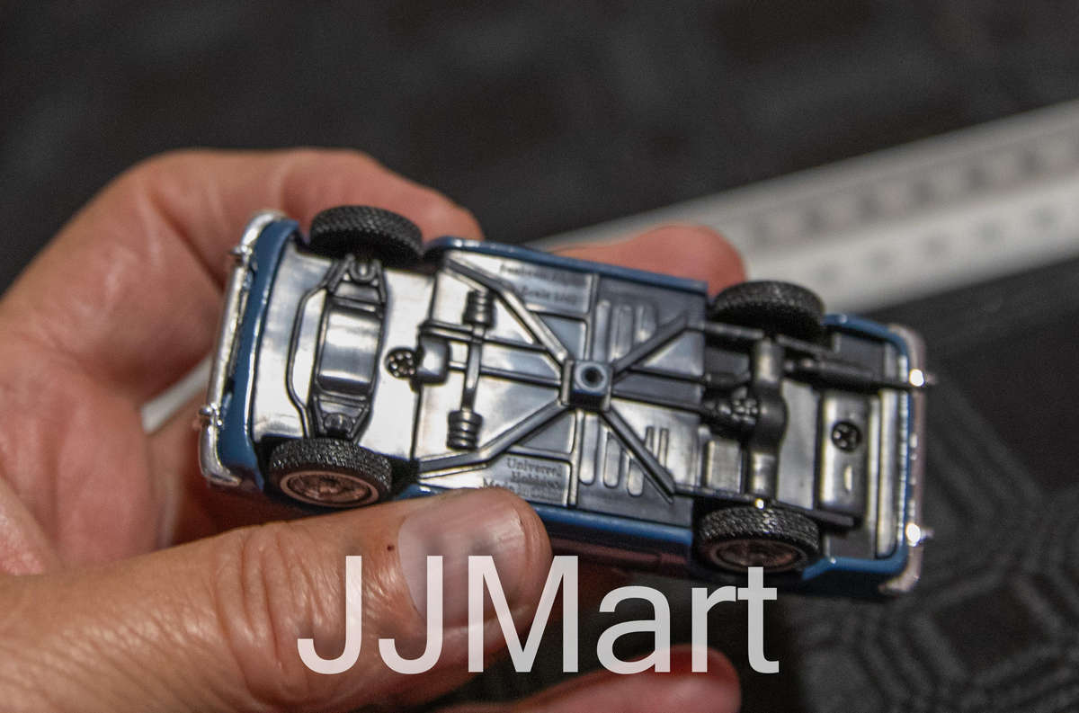 James Bond #17 Sunbeam Alpine 1960 Dr No Universal Hobbies