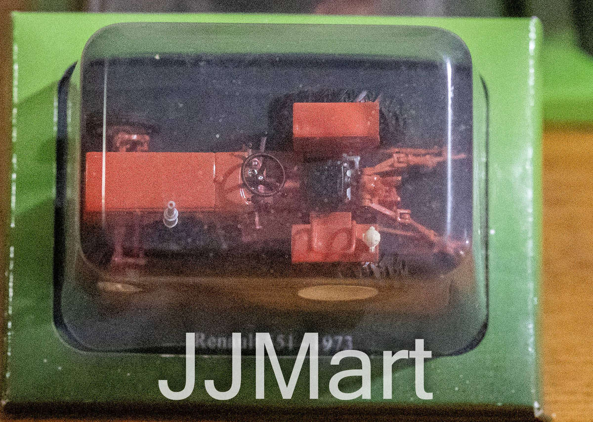 Hachette Partworks-Scale Model-Tractor - RENAULT 551 TRACTOR 1973