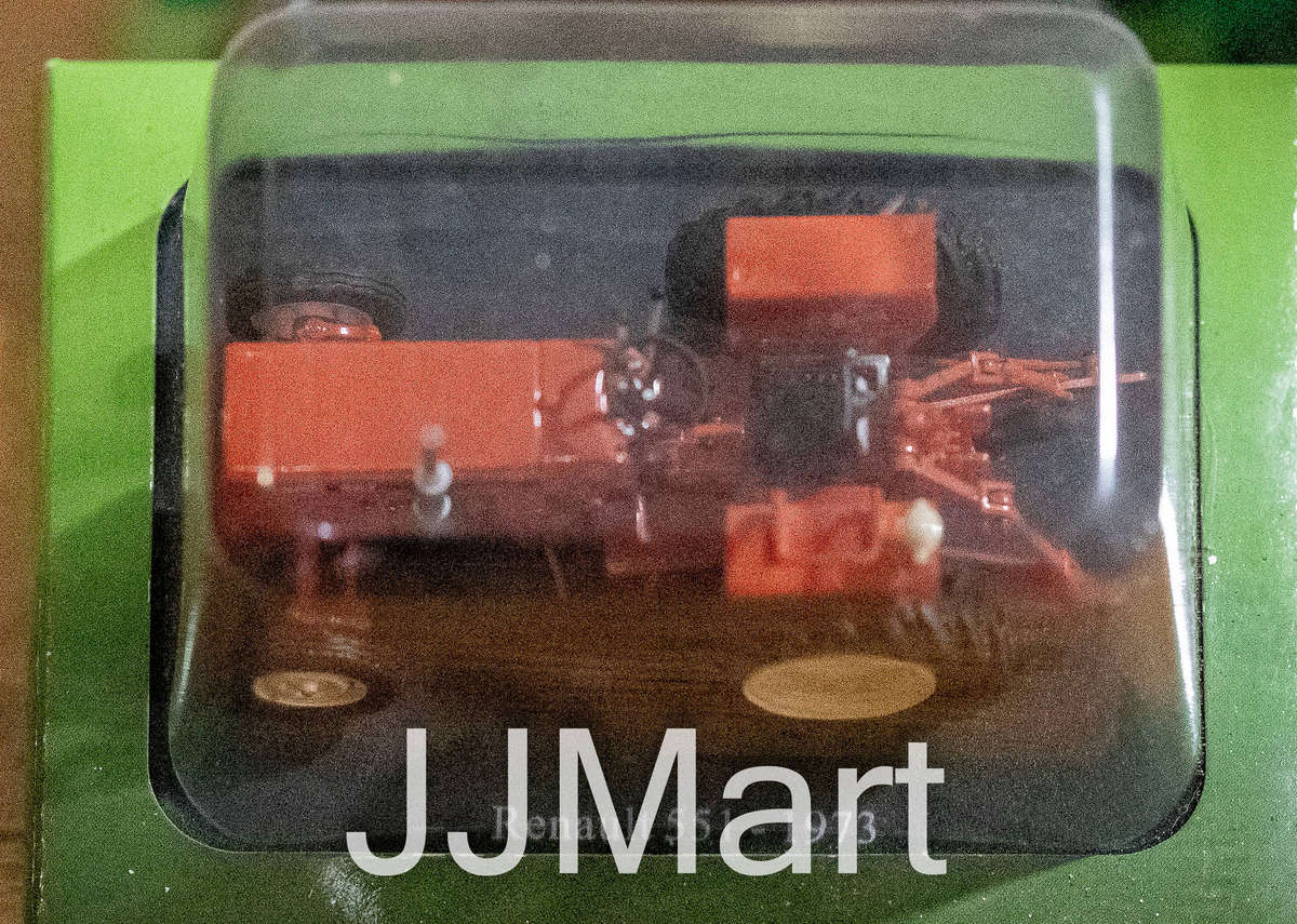 Hachette Partworks-Scale Model-Tractor - RENAULT 551 TRACTOR 1973