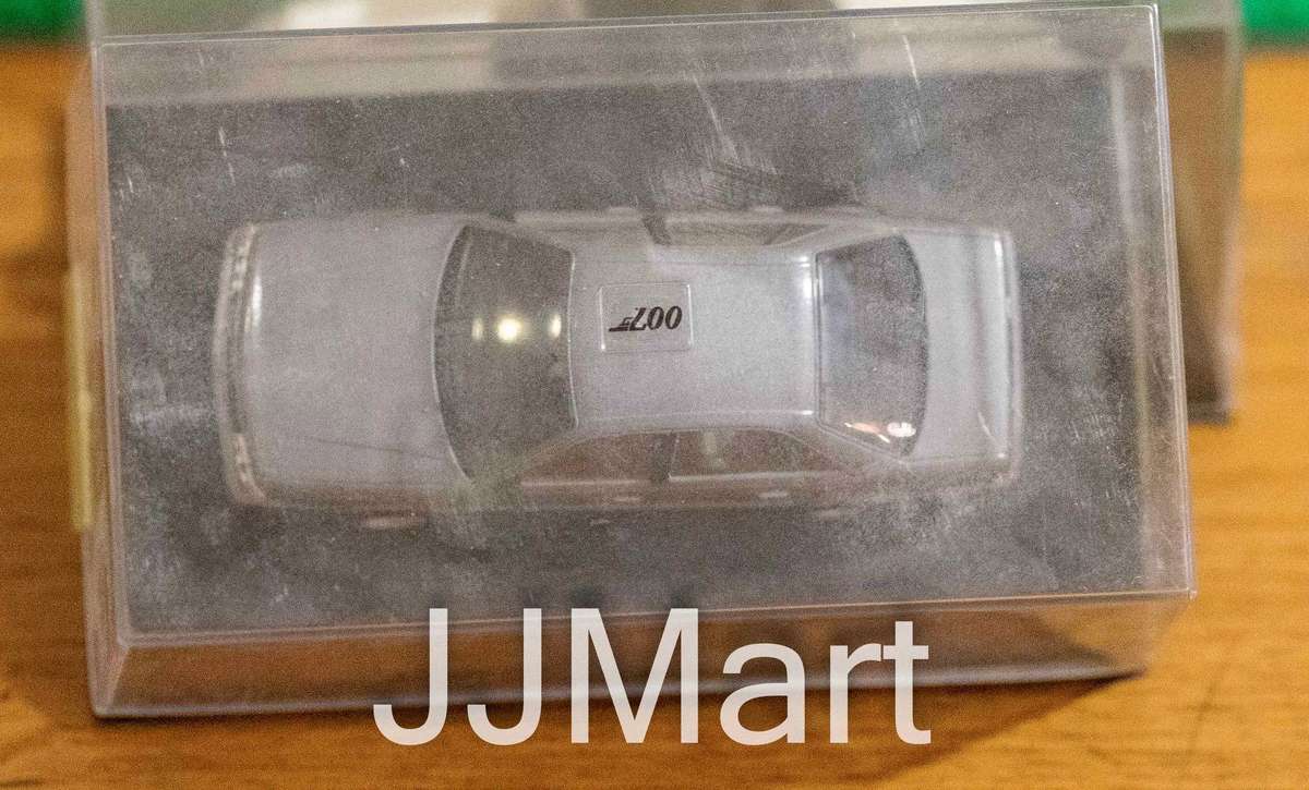 Audi 200 Quattro C3 Living Daylights James Bond 1/43 Universal Hobbies