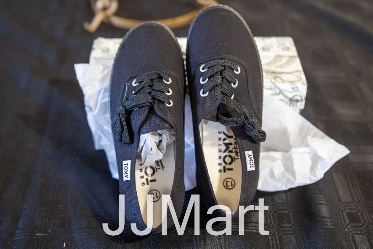 Tomy Takkies Kids Size 13