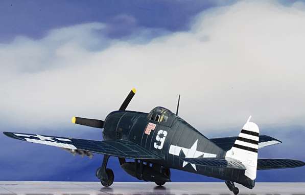 Amercom Aircraft of the World  Grumman Hellcat  1:72 fighter model