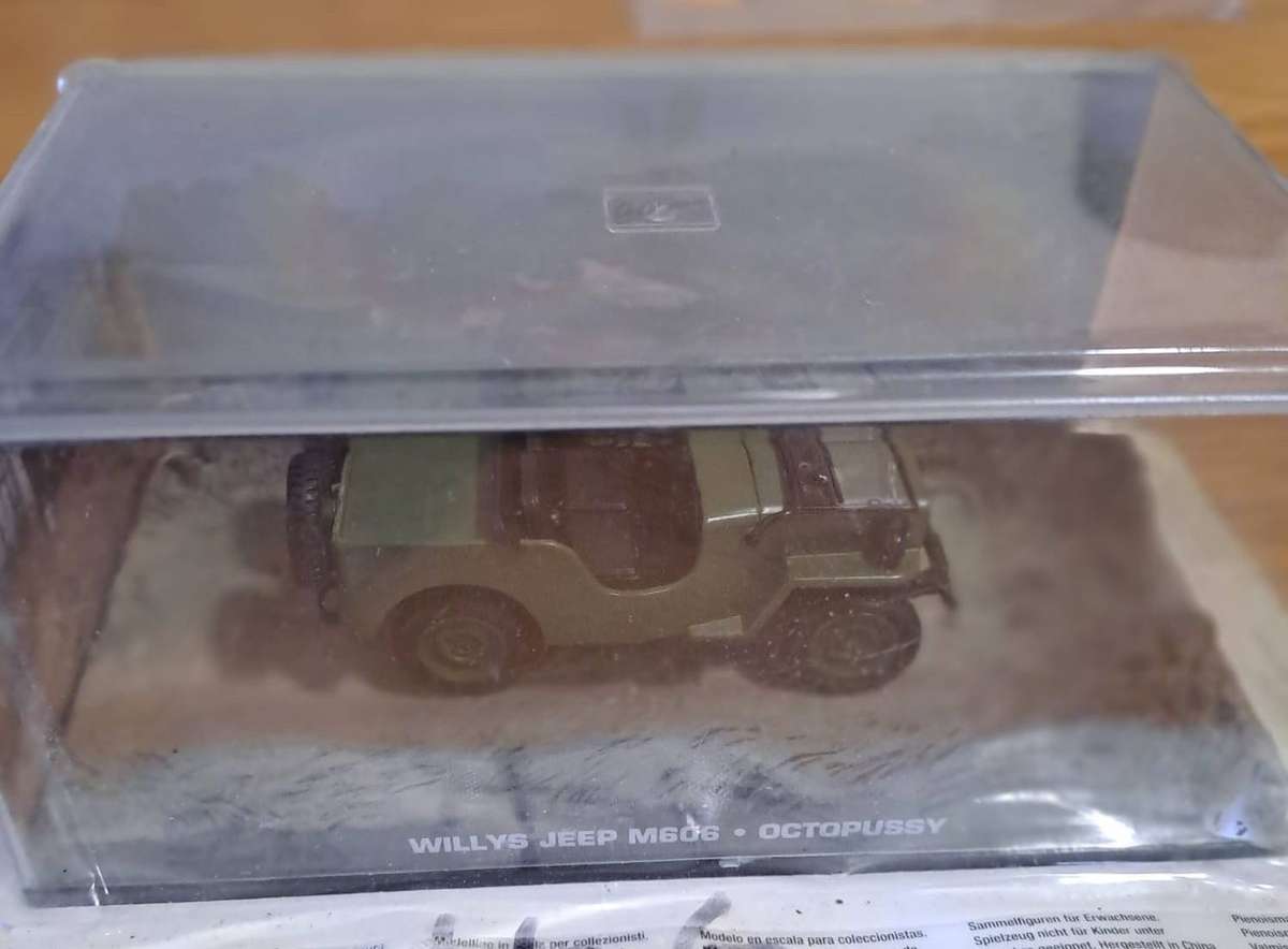 James Bond 007 Willys Jeep M606 model car - Octopussy