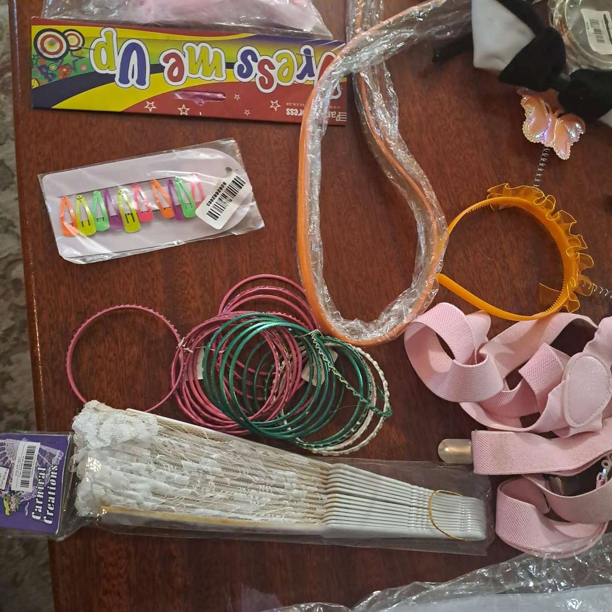 Job Lot Pretend/Dress-up/Party Stuff