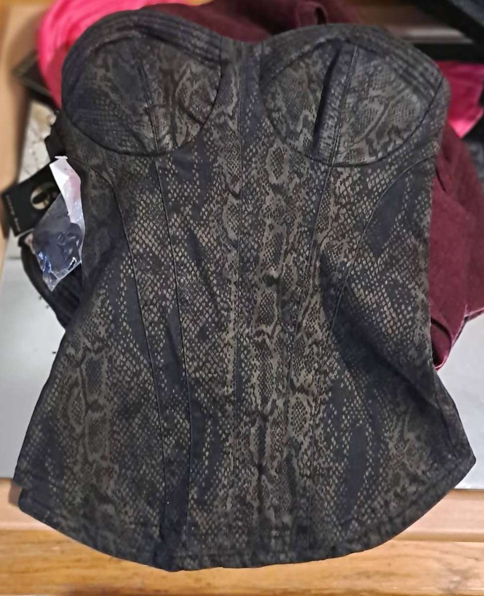 Sissy Boy Asia Black/Gold Snake Top
