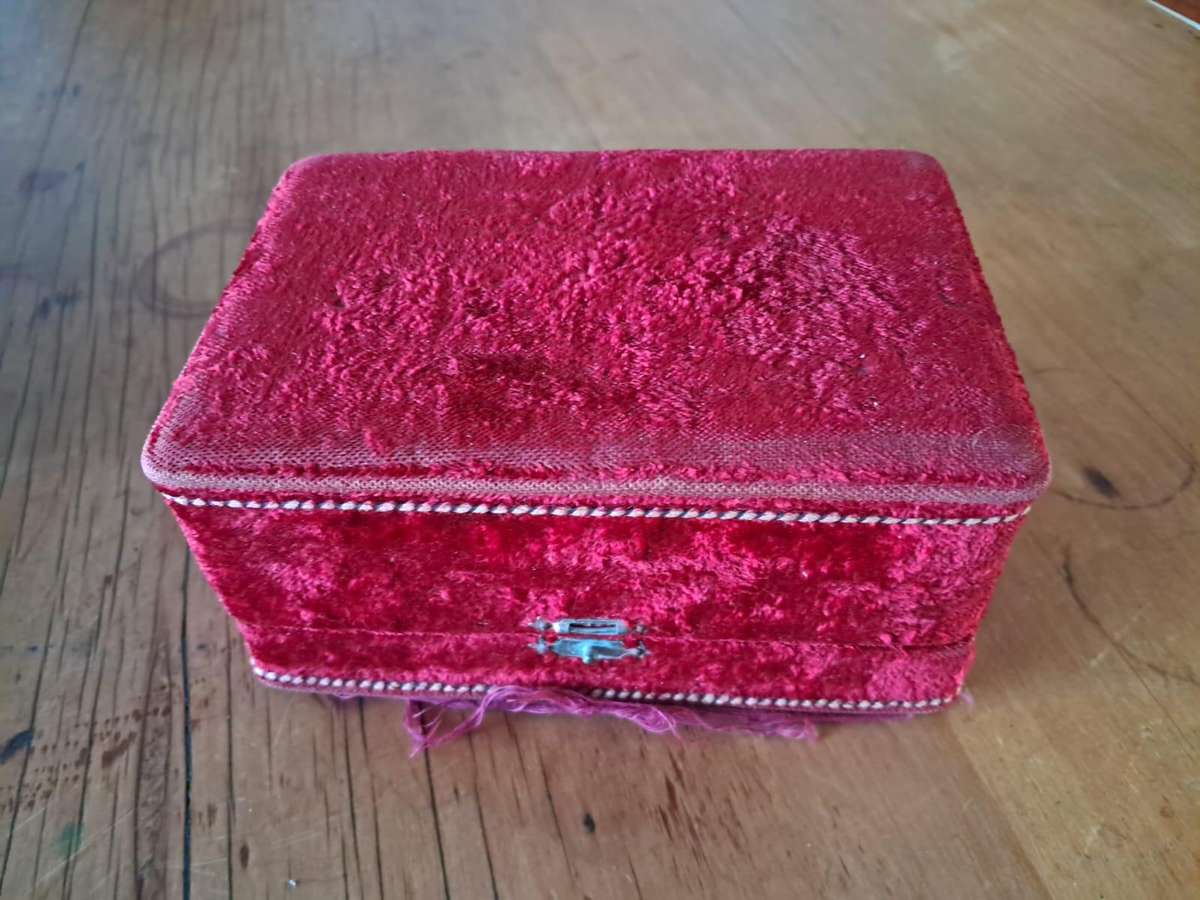 Magnificent Solid Sterling Silver Pr Serviette Rings Sheffield 1903 112 gm Boxed