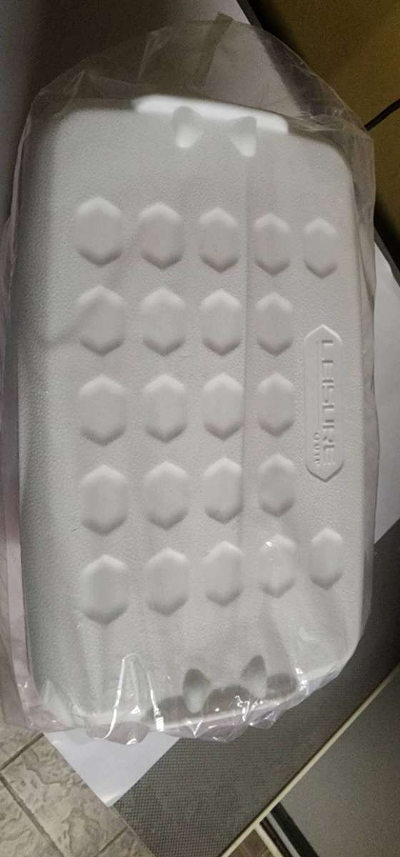 Leisure Quip Cooler Box with handle, 10 Liter (Last 2 units available)