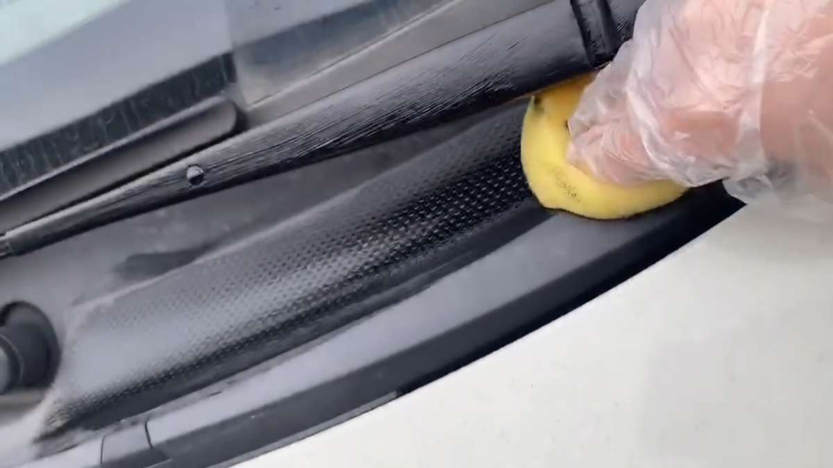 Visbella Auto Plastic Black Lotion 100ml