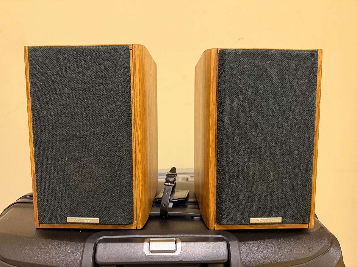 Pioneer SA4SPT Bookshelf Speakers