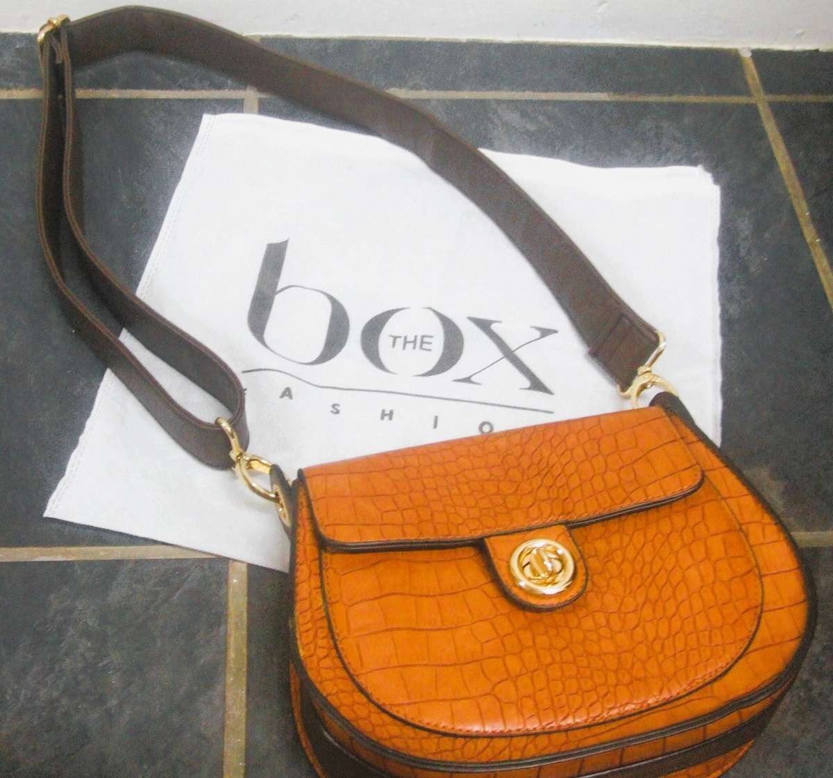 The Box Fashion ladies hand bag (will not get this one again )