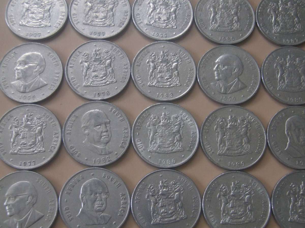 25 VINTAGE  SOUTH AFRICA R1 COINS